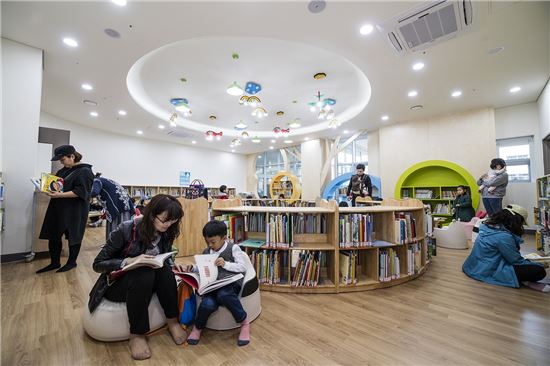 첨단 IT와 교육 결합한 마포중앙도서관 개관