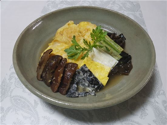 [한국의 맛] 각종 채소들과 어울려 내는 도미의 담백한 맛 '도미찜'