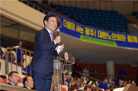 윤장현 광주시장, 제12회 어르신 생활체육 축제 참석