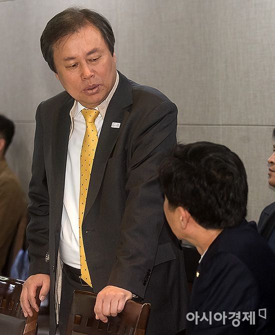 [포토] 도종환 "국회의원들 때문에 장관직 힘들어"