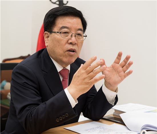 [정책위의장에게 듣는다②]김광림 "퍼주기 예산, 3년 후 재정붕괴 신호 올 것"