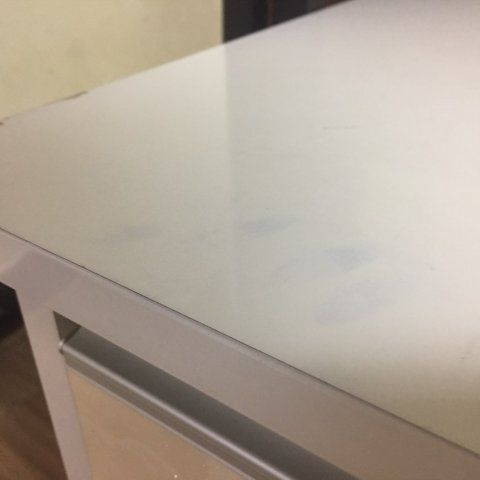 “얘들아 나 엘사인가봐” 만지기만 하면 파랗게 물드는 손