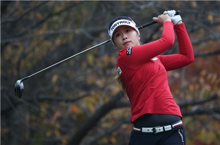 이정은6 4언더파 "5승 사냥 GO~"