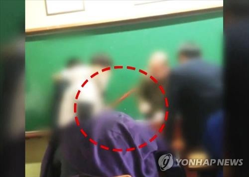 [벼랑끝교권上] 수업중 "술이나 한 잔해요" …할 말 잊은 여교사