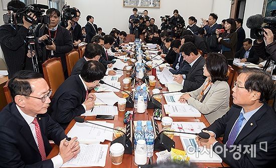 국회 상임위 거치니 9조원 늘어난 예산안