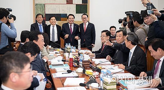 내년 임시정부 100주년 기념사업 예산 '건국절 논란'