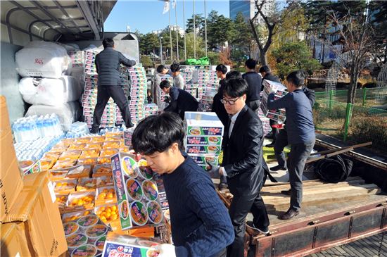 [포항 지진]성남시 2천만원상당 구호물품 전달
