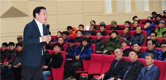 윤장현 광주시장, 화물운수종사자 교통사고줄이기 결의대회 참석