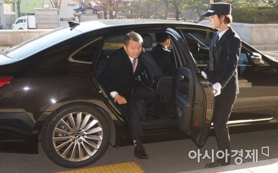 [포토]인사청문회 앞둔 이진성 헌법재판소장 후보자
