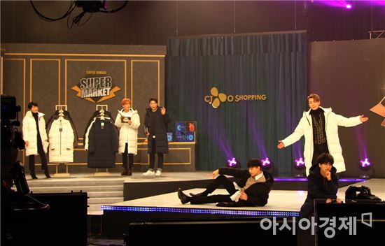 슈퍼주니어, 홈쇼핑서 일냈다…개인기 쏟아내며 20억원 매출 달성