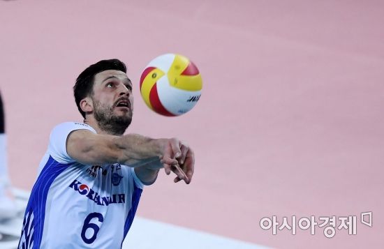 [포토] 리시브하는 가스파리니