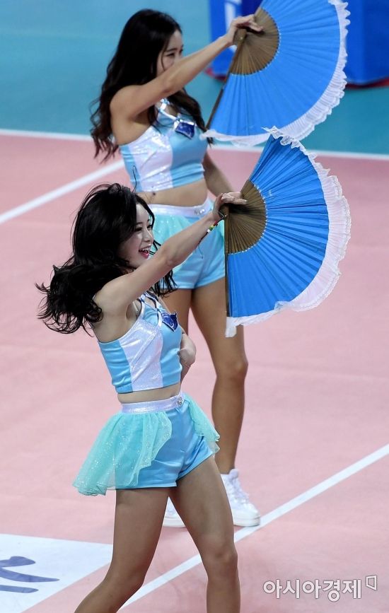 [포토] 대한항공 치어리더, '화려한 공연'