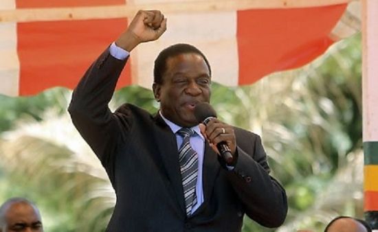 퇴진한 무가베 대통령의 뒤를 이어 집권이 예상되는 에머슨 음난가그와 전 짐바브웨 부통령 모습(사진=AP연합뉴스)