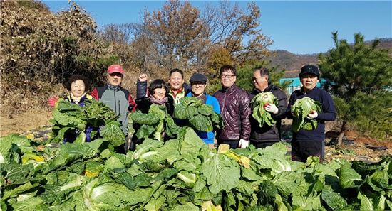 은평구 증산동 주민들 다문화 가정 위한 '김장학교' 개강