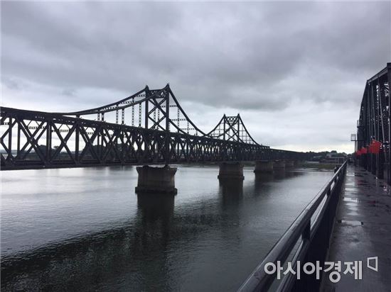 中, 북한 하늘길 이어 육로도 일시 폐쇄…대북 강경 노선 왜?
