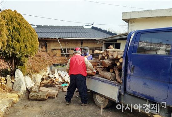 함평군, 연말연시 소외계층에  사랑의 땔감 지원 