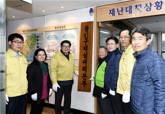 올 겨울 공무원들 제설 작업 땀 흘릴까?