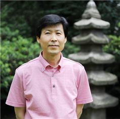 이용범 소설가