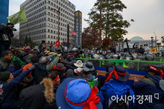 건설노조 총파업 결의대회 여파…마포대교 양방향 통제