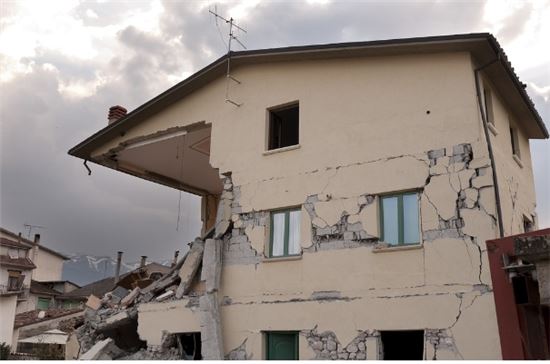 지진에 취약한 건물외벽마감재, 일본에서 유행하는 세라믹 사이딩은 무엇?