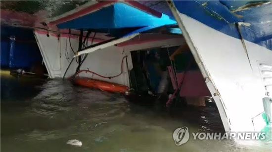 [이미지출처=연합뉴스]영흥도 선창1호 선체 내부