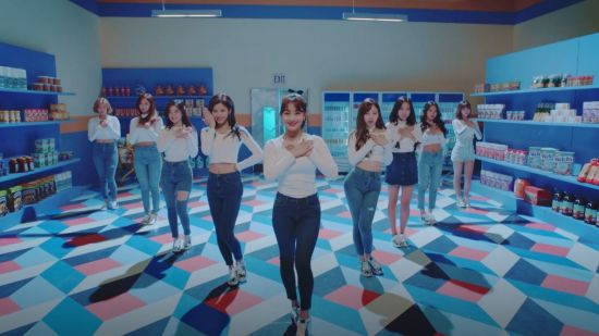 트와이스 ‘하트셰이커’ 1분 티저 공개, 네티즌 호평 “벌써 대박느낌”