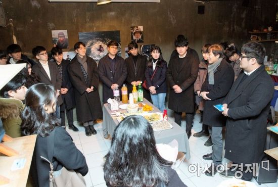 광주대 사진영상학과 대인시장서 사진전…학생·청년작가·상인 상생 모델 관심