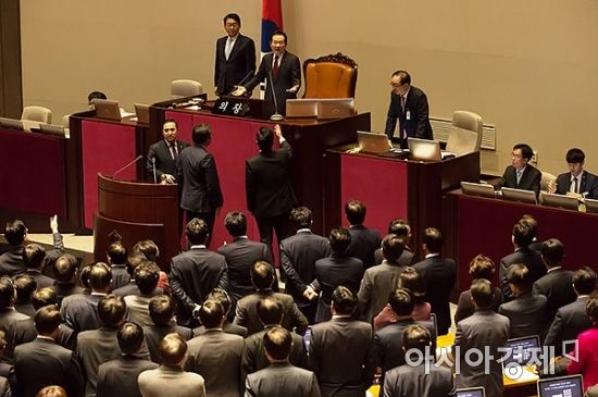 내년 예산 428조9000억 확정…野 반발에 파행·밤샘 토론까지(상보)