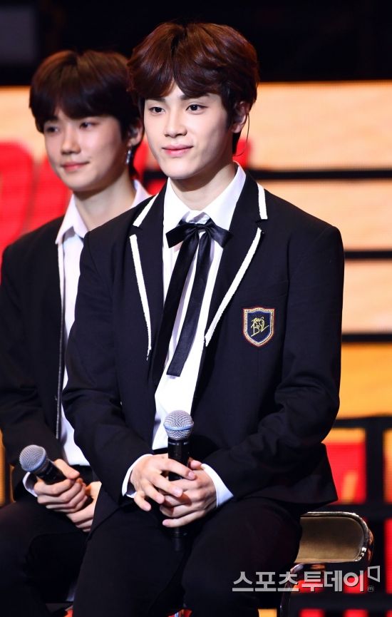 ‘더 보이즈’ 주학년·큐 수능 소감 밝혀 “조용한 분위기서 공부하는 학생들 멋있었다”