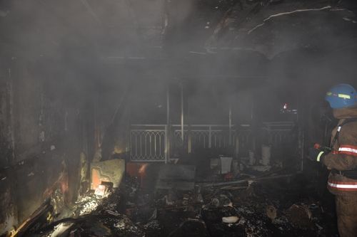 김포 아파트 7층서 화재…불길 피해 탈출하던 60대 여성 추락사