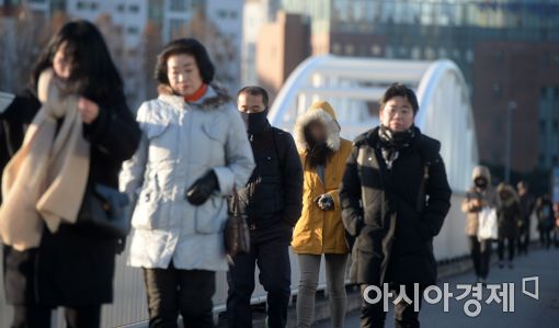 내일은 더 춥다…앞으로 보름간 강추위 계속