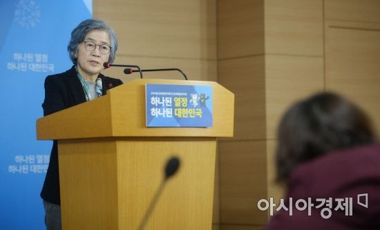 [포토]질문 답변하는 박은정 권익위원장
