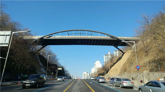 45년만 안산~인왕산 잇는 '무악재 하늘다리' 개통 