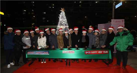 [포토]압구정 로데오 크리스마스 트리 점등