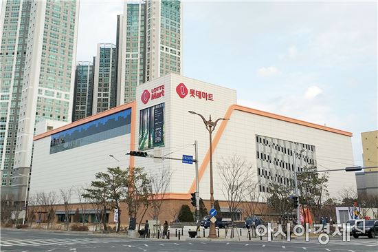 롯데마트, 49개 점포서 영업종료 1시간 단축 