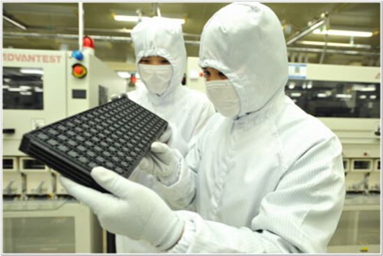 "반도체 계속 날다"…11월 역대 2위 수출액