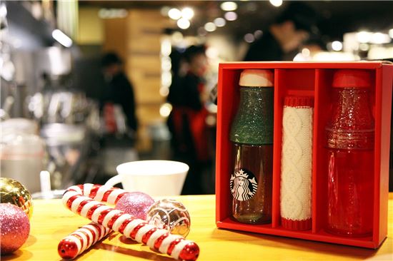 스타벅스, 소외계층 어린이 위한 산타 바리스타 캠페인 전개