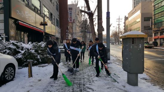 광진구 , 주민과 함께 제설 작업 추진 