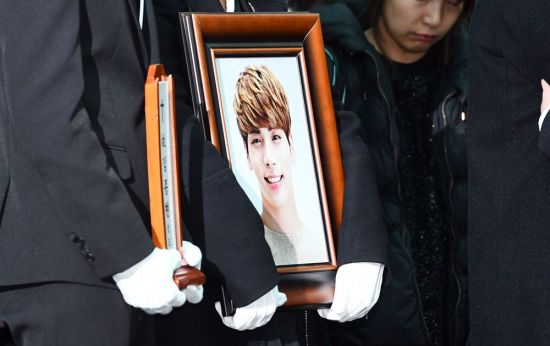 온유·서현, 故 종현 애도하는 글 올려…“영원히 기억할게”