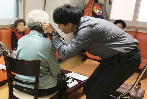 ‘산업통상자원부장관상’ 딜라이트 보청기, 경로당 청력검사 사회공헌활동