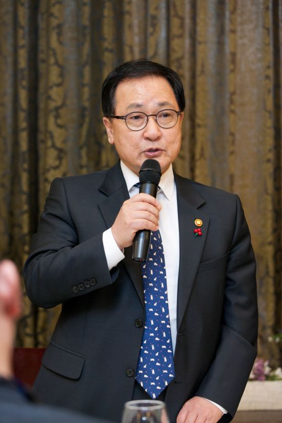 [Why블록체인] 구원투수 나선 유영민 장관