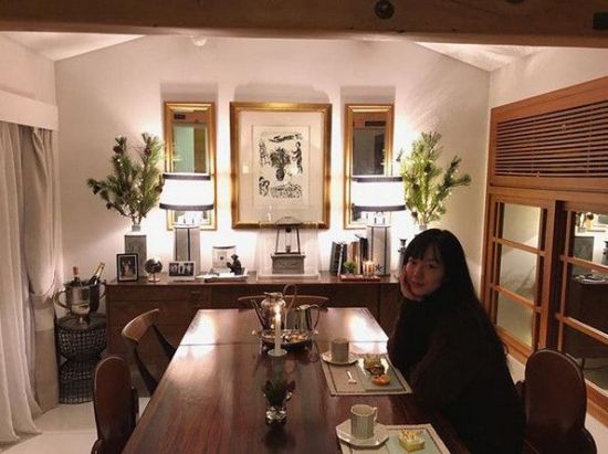 임수정 근황 “좋은 사람들과 대화 나눈 시간” 동안외모까지 눈길   