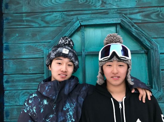 스노보드 국대 이민식, 평창 염원 담은 휴대전화 뒷자리 '2018'