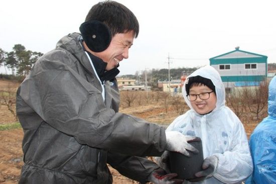 광주희망재단 '희망의 연탄배달'로 온정 나눠