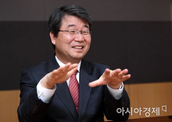 [2018년 신년인터뷰: 김지형 전 대법관] "법관이 직장인처럼 되선 안돼"