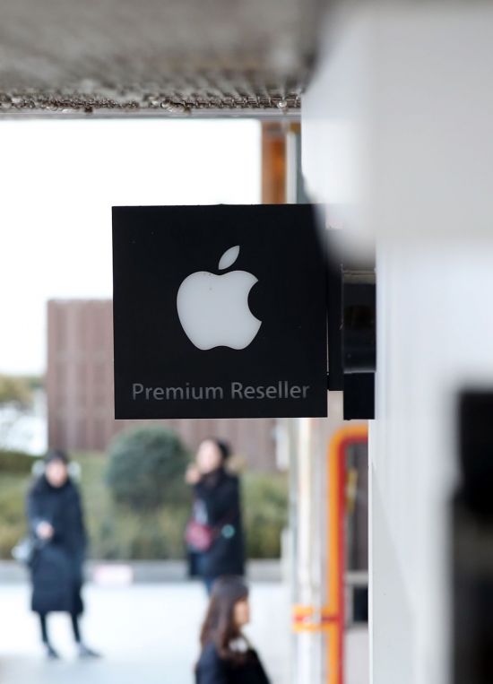 애플, 이통사에 광고활동 관여행위…착취냐 vs 이익이냐