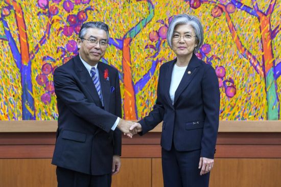 너무 다른 韓·日 재외공관장 인선