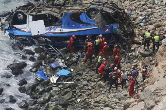 [포토]페루 버스 추락사고로 최소 46명 사망