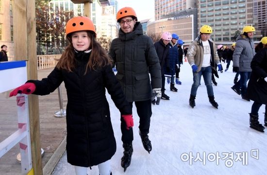 [포토] '서울광장 스케이트 좋아요'