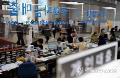 韓, 소득대비 가계대출 170%…증가세 OECD 최고